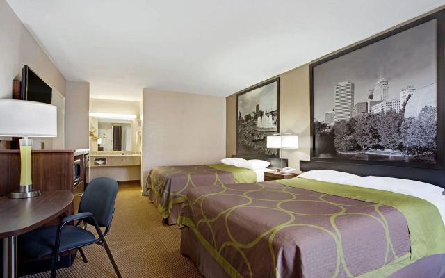 Super 8 by Wyndham Oklahoma/Frontier City