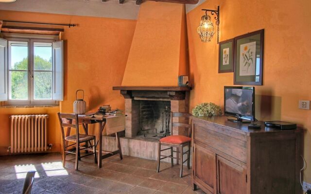 Rustic Getaway With Pool, Garden