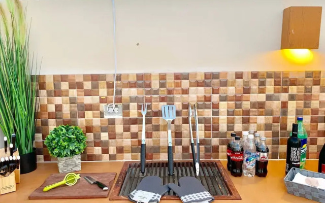 Sleeps 4-6-amazing 2 Bedroom Ph With Bbq & Jacuzzi