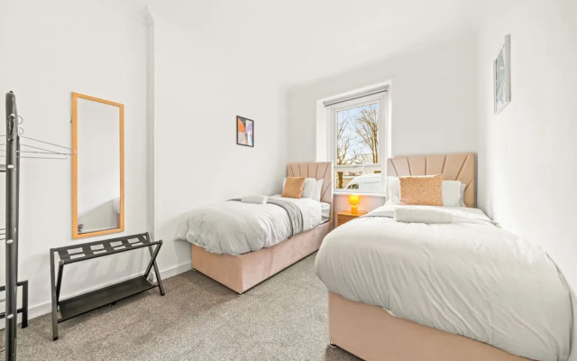 Cosy and Bright 3-Bedroom Flat