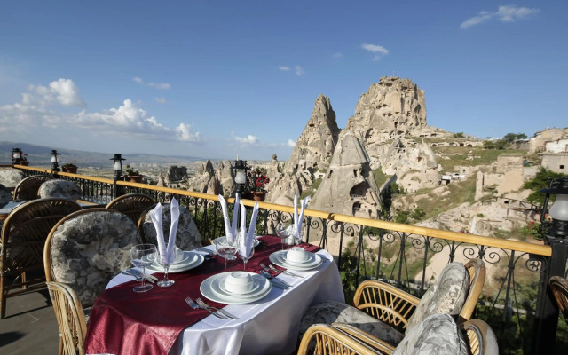 Hermes Cave Hotel