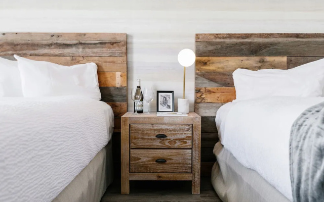 Glacier View Lodge