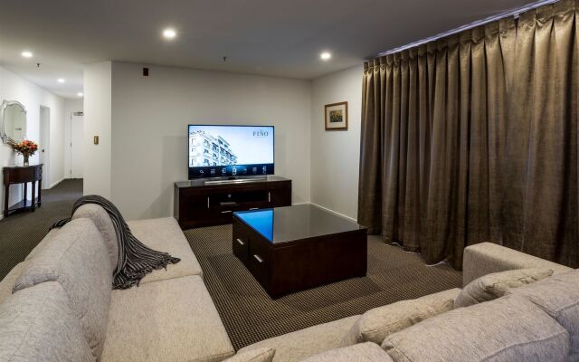 Fino Hotel & Suites