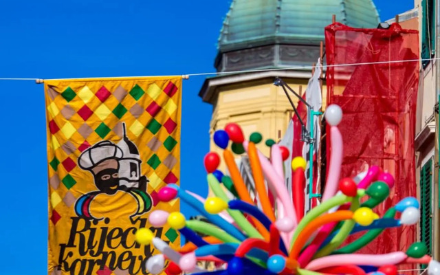 Victory Sea View Apartment