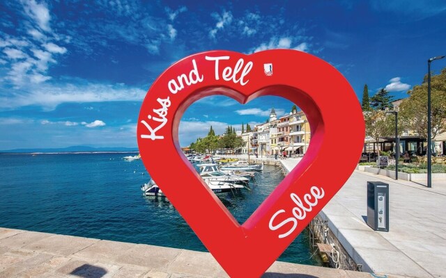 Nice Apartment in Kostrena With 3 Bedrooms and Wifi