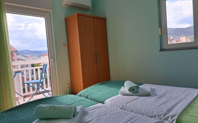 Apartment in Kastel Stafilic Near the sea