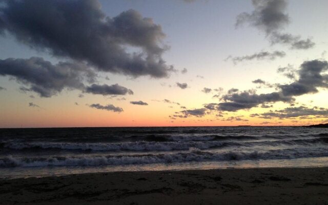 Bearskin Neck Motor Lodge