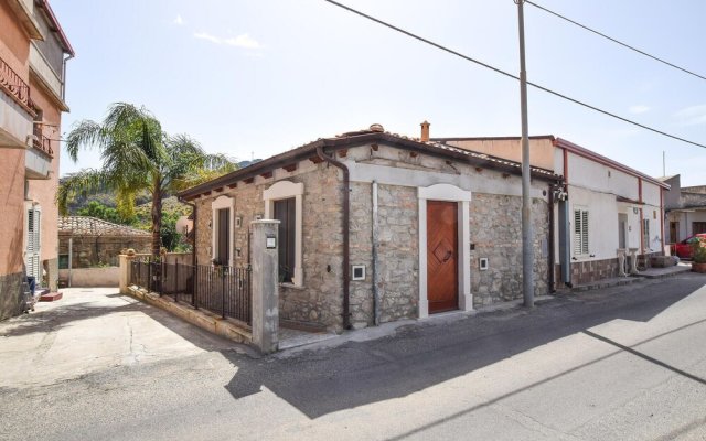 Nice Home in Reggio Calabria With Wifi and 1 Bedrooms