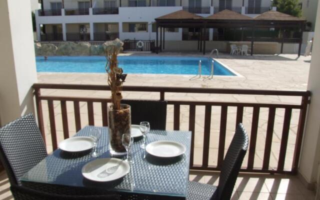 Studio with shower room E3, full kitchen, poolside, FREE WIFI