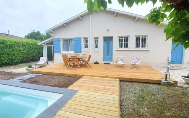 House 90 M With Pool And Garden