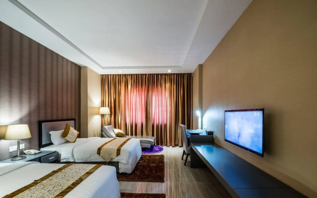 The Litz Hotel & Suites