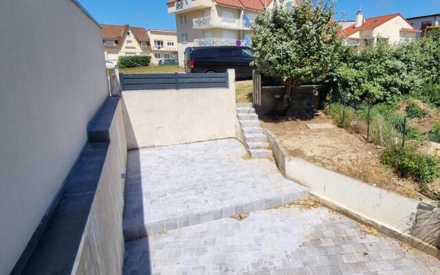 Jolie petite maison située à 150m de la plage