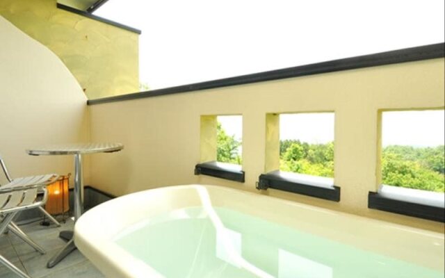 Tsukiyado Luck Hotel