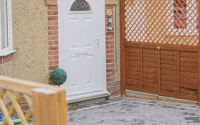 Saint Luke's Apartments (Peymans)