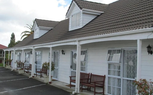 Malones Motel