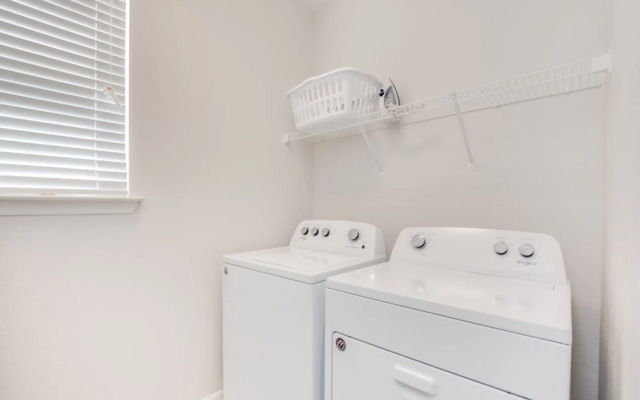 Windsor at Westside 9001