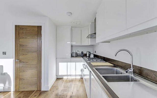 Chic Chiswick Apartment