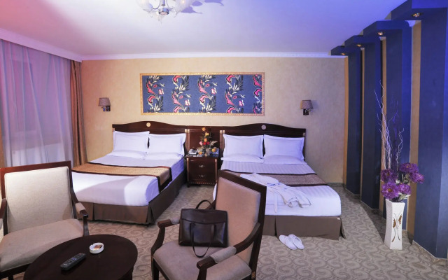 White House Hotel