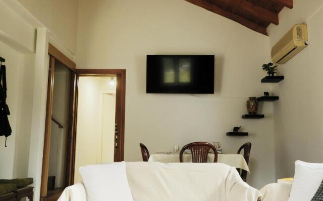 Seaside 5 Bedroom Spacious Villa close to airport