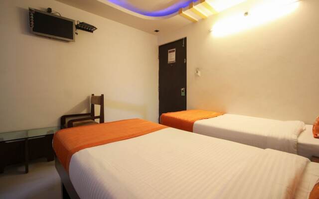 OYO Flagship 8002 I Cloud Sri Sai Inn