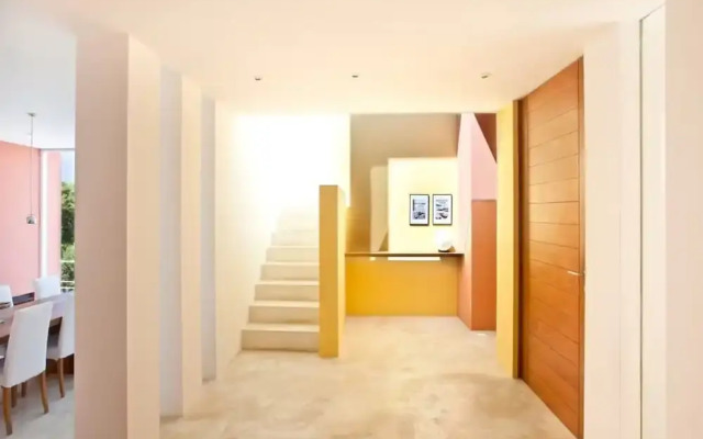 Beautiful Villa in Inviting Space