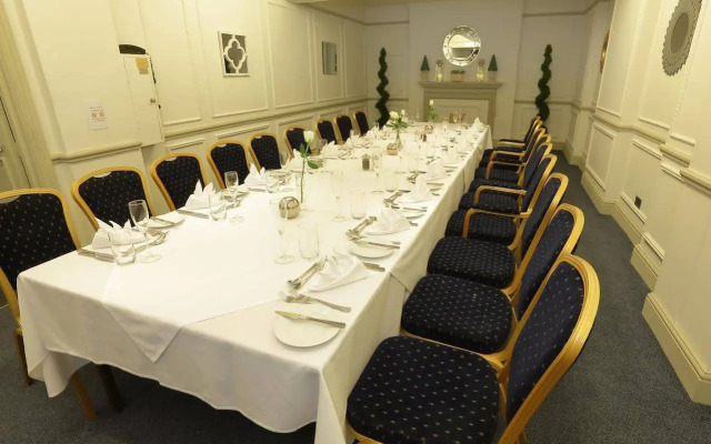 Dean Court Hotel