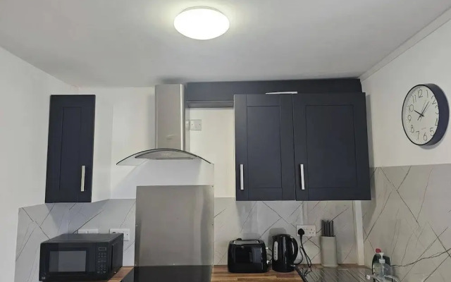 Charming and Compact Studio in Bridgend