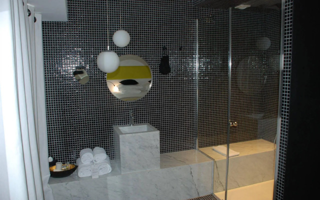 Pont Levis Hôtel By Franck Putelat