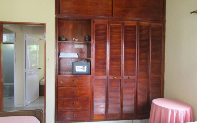 Posada & Hostal Miss Marlly