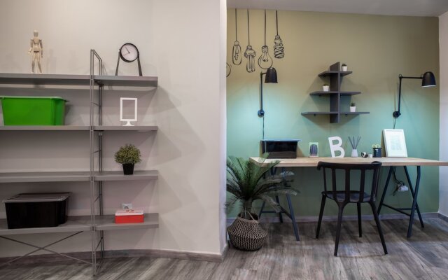 Autonomous House in the heart of Plaka