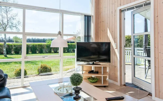 6 Person Holiday Home in Tarm