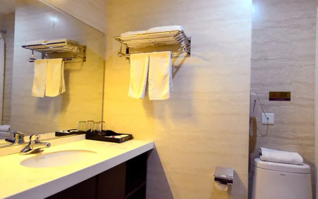 Jiashiting Hankou Railway Station Hotel