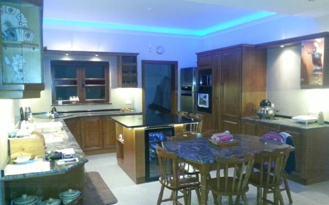 Nocturne Family House