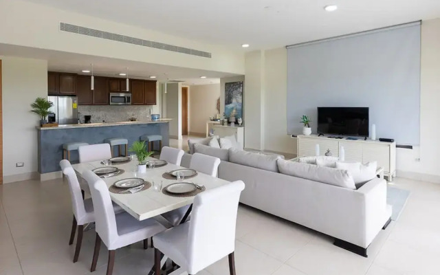 The Seashells Beach Condo by Acomodo