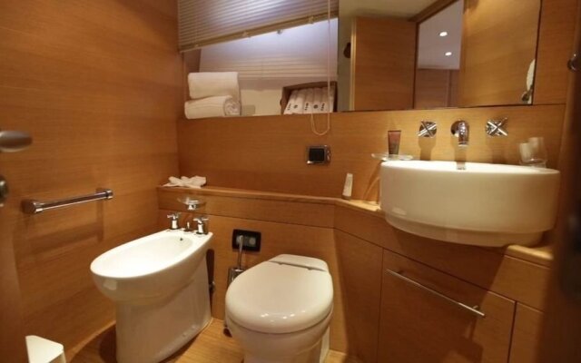 Grey Yacht All Inclusive
