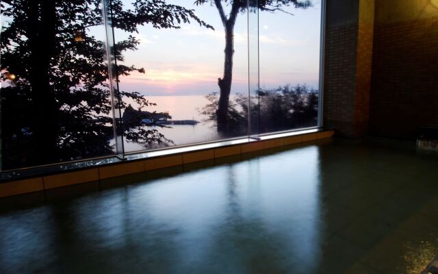 Shiretoko Yuhi No Ataruie Onsen Hostel