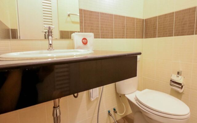 NIDA Rooms Sahamit 211 King Monument