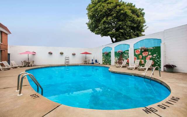 Ramada by Wyndham Ligonier