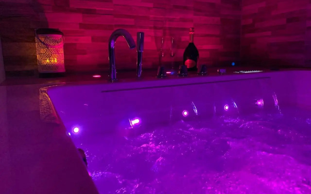 Appartement Cosy Jacuzzy Luxe Gare de Toulon