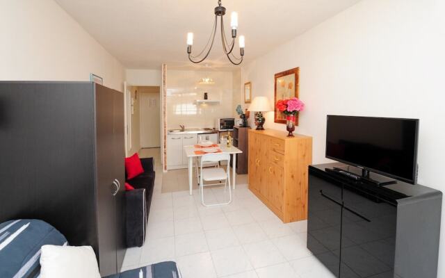 Blue Lagon Five Stars Holiday House
