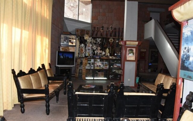 Roha Hotel