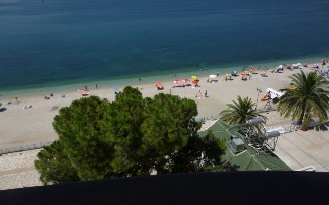 Monte Cristo Hotel with Rooftop Pool