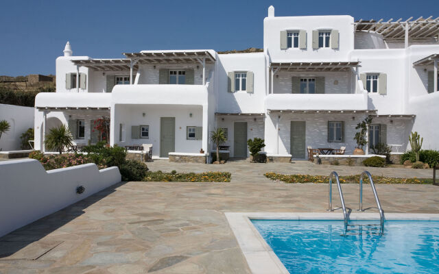 Yakinthos Residence