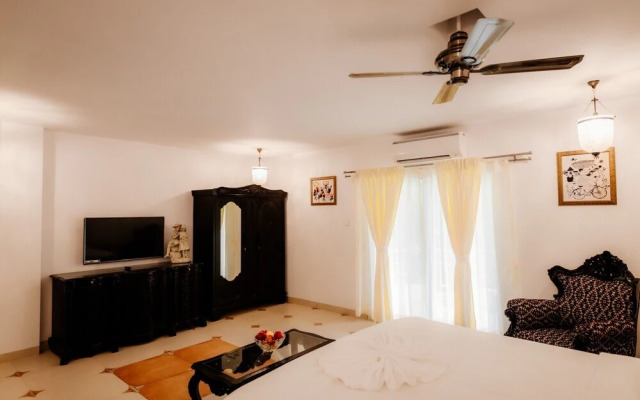 Lamour Beach Resort