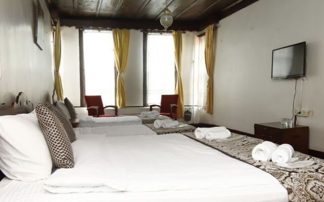 Toprakçılar Konağı