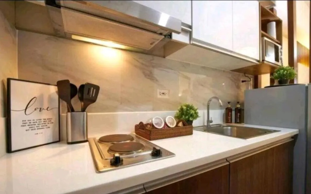 Air Residence Makati Elegant Design WiFi