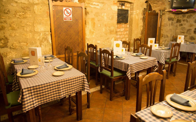 Hostal Hueso