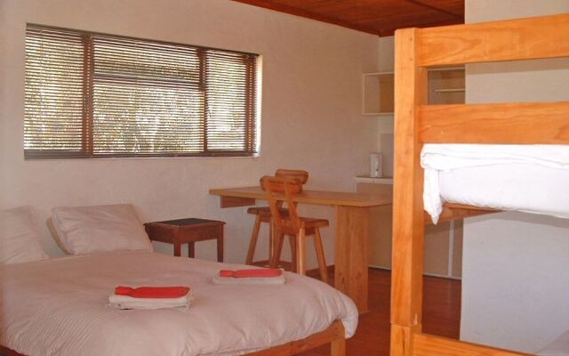 Barrydale Backpackers and Dung Beetle - Hostel