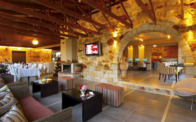 Mistral Hotel - Singles Only