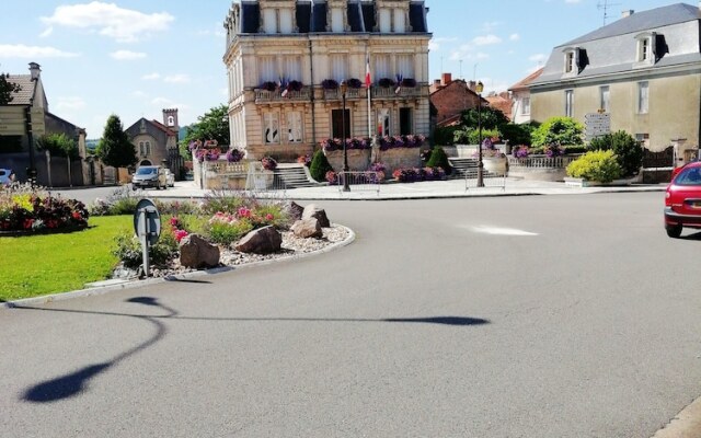 House With 3 Bedrooms in Montbron, With Furnished Garden